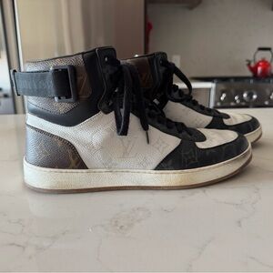 Louis Vuitton High-Top Sneakers